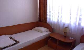 Гостевой дом Vila Krista Солнечный Берег Трехместный номер с балконом-6