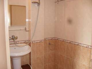 Гостевой дом Vila Krista Солнечный Берег Трехместный номер с балконом-13